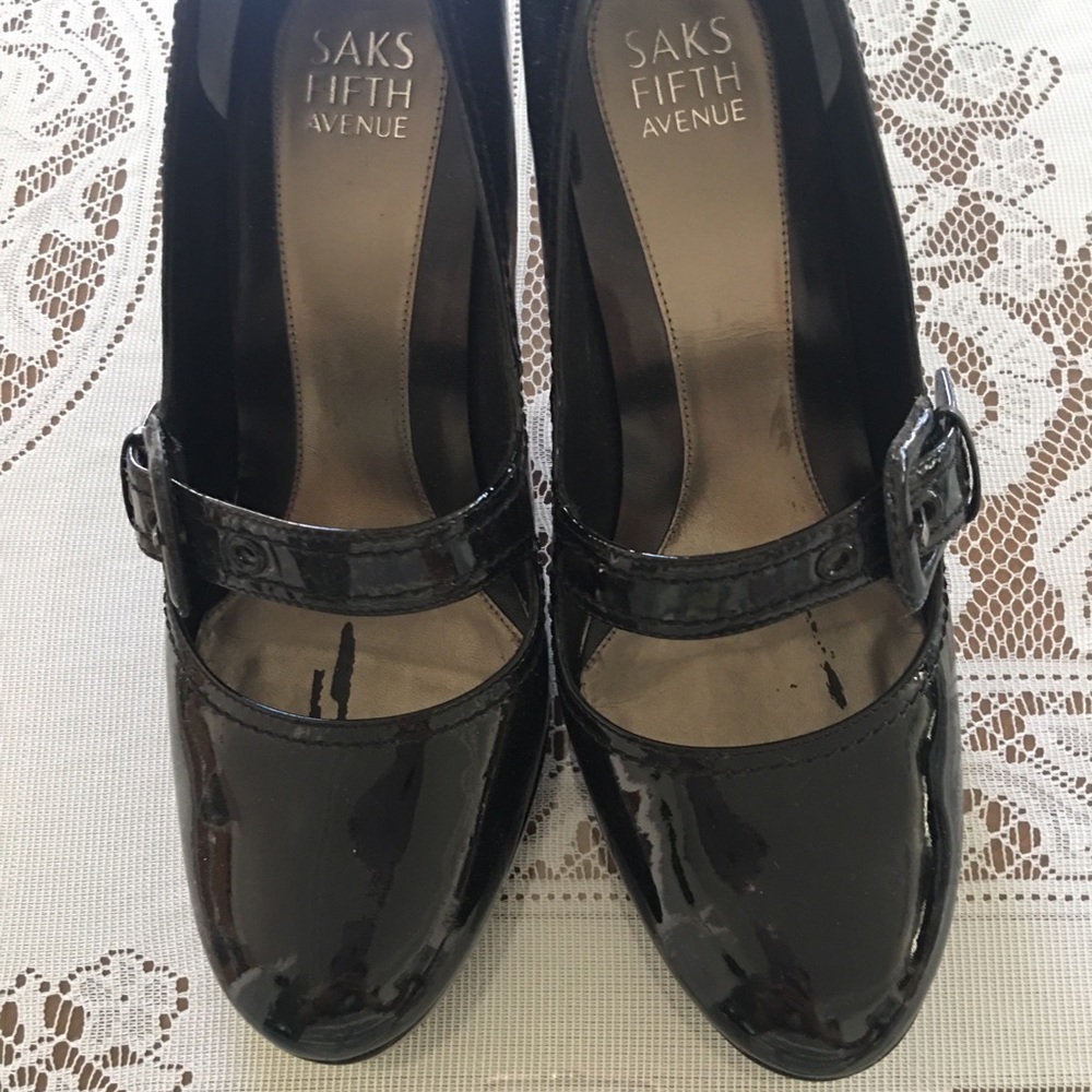 Saks Fifth Avenue high shoes 7.5